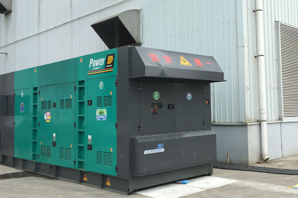 凉城燃油滤清器的更换流程是怎样的？