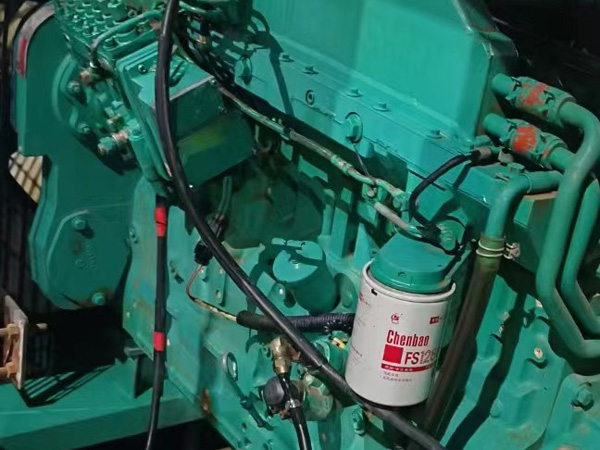 凉城如何确定新的发电机组控制系统是否与原系统兼容？