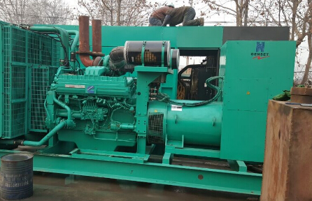 凉城发电机组如何判断水冷式机油散热器内部是否需要清洗？